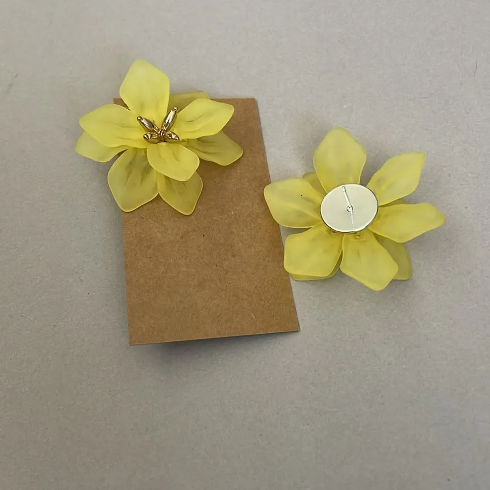 Elegant Yellow Flower Earrings A1244